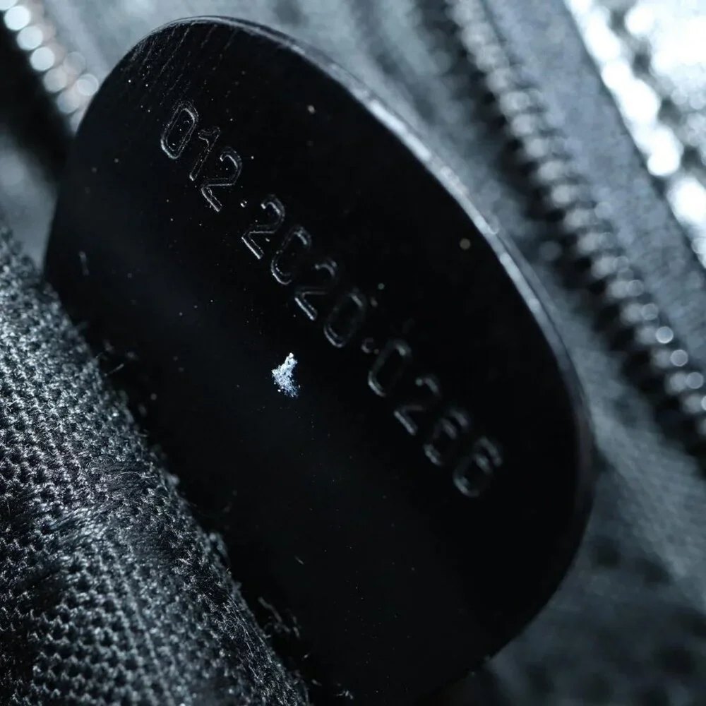 Authentic GUCCI Shoulder Bag Canvas Black Silver - Picture 4 of 16